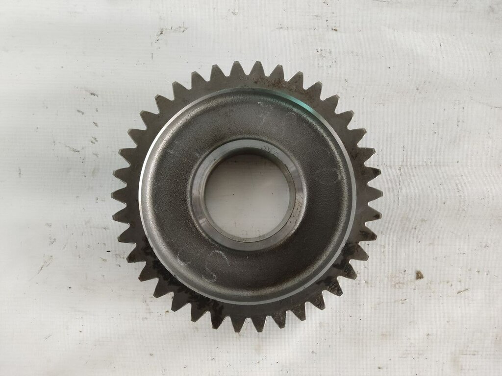 шестерня коробки передач б/у - 1